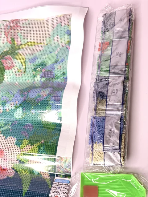 نقاشی الماسی پارچه ای 5 بعدی (cm40×50)محتویات